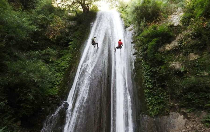 Garud Chatti Waterfall 